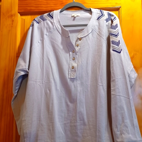 NEW EASEL LIGHT WEIGHT LONG SLEEVE WIRH EMBROIDERY - Picture 1 of 4